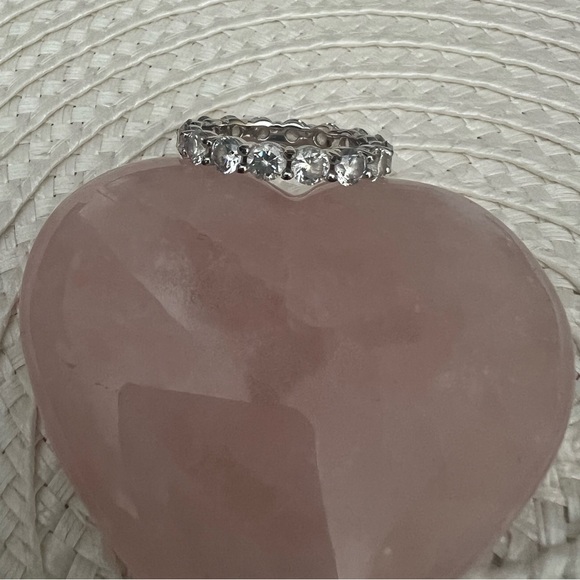 New Gorgeous Designer UD .925 Infinity Silver Ring with Clear CZ Stones - Picture 4 of 6